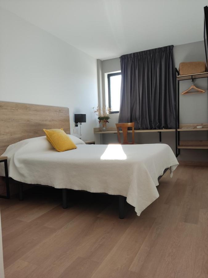 Hotel Los Rosales Almazcara ภายนอก รูปภาพ