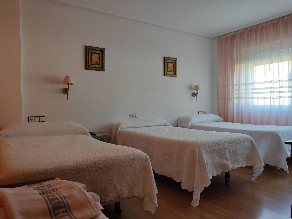 Hotel Los Rosales Almazcara ภายนอก รูปภาพ