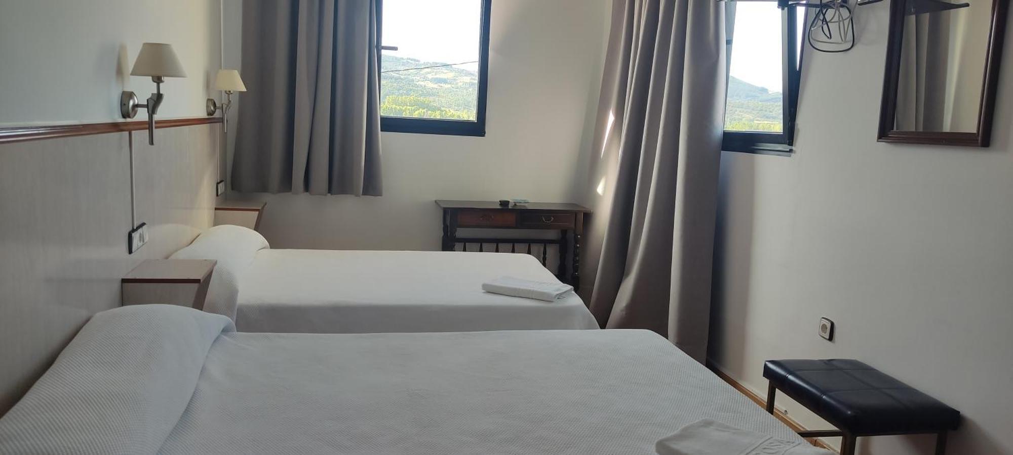 Hotel Los Rosales Almazcara ภายนอก รูปภาพ