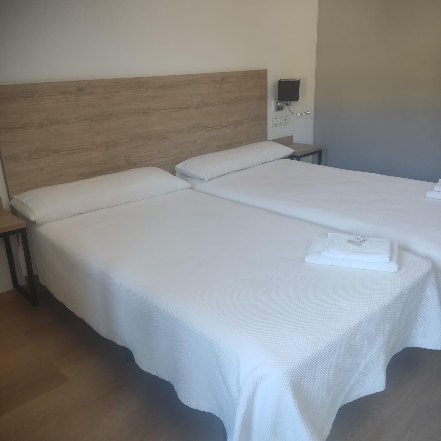 Hotel Los Rosales Almazcara ภายนอก รูปภาพ