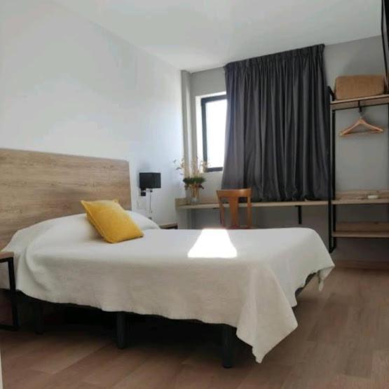 Hotel Los Rosales Almazcara ภายนอก รูปภาพ